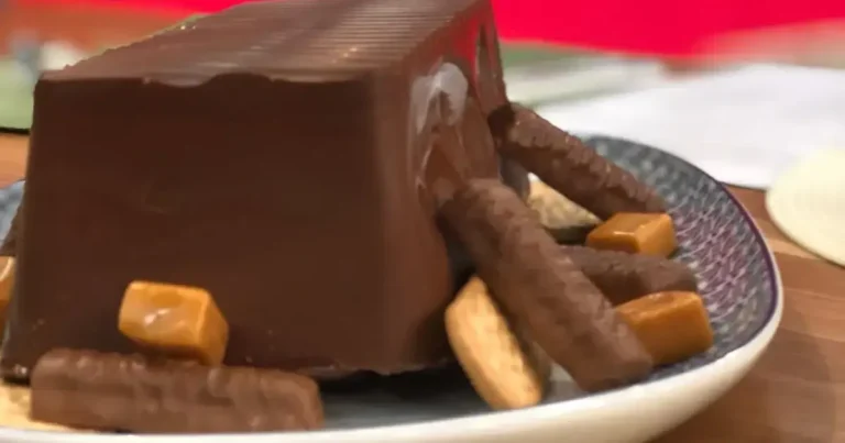 Foto da receita de Torta Surpresa de Biscoito, Chocolate e Caramelo