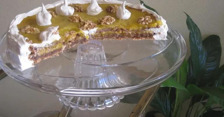 Foto da receita de Torta Suspiro de Nozes