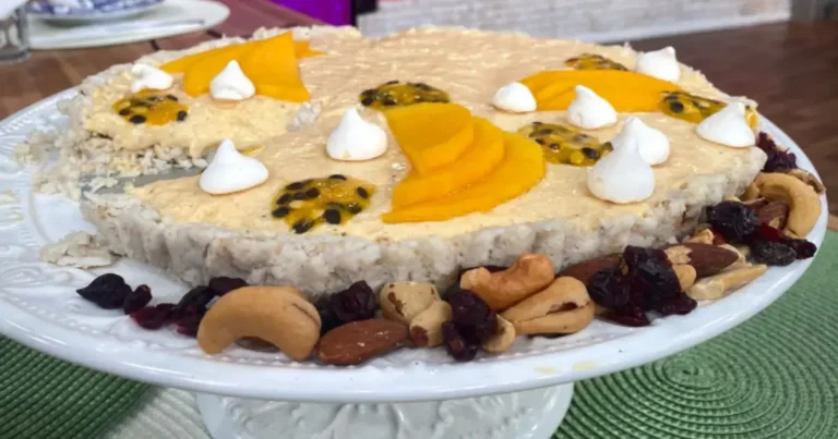 Foto da receita de Tortinha doce com recheio de coco e calda de cupuaçu
