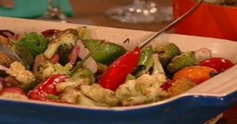 Foto da receita de Vegetais com especiarias e quinoa preta com ervinhas