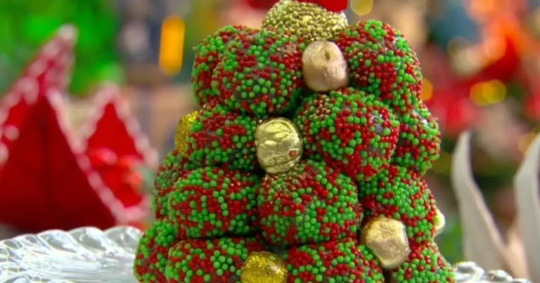 Foto da receita de Árvore de Natal de brigadeiros