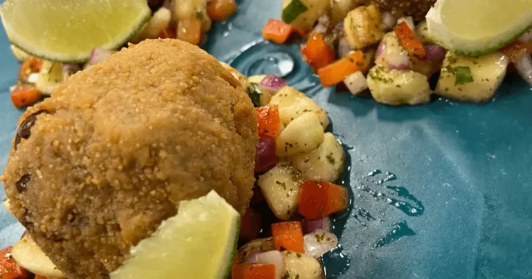 Foto da receita de Croquete de carne com vinagrete de banana