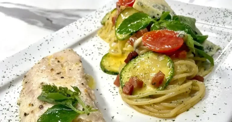 Foto da receita de Espaguete com abobrinha e filé de tilápia