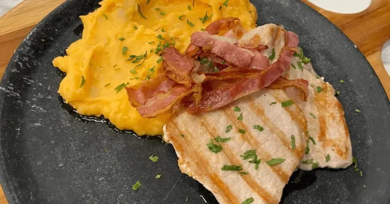 Foto da receita de Lombo suíno e purê gratinado com cheddar e bacon