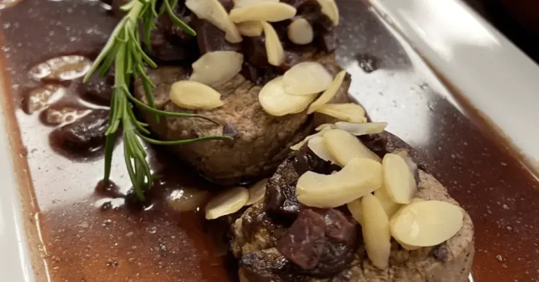 Foto da receita de Medalhão de filé-mignon ao vinho