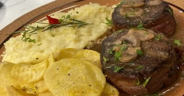 Foto da receita de Medalhão de filé mignon com arroz à piamontese e batata chips