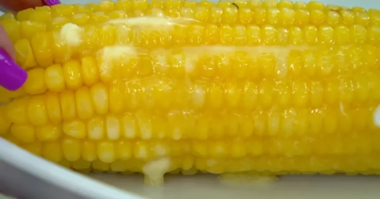 Foto da receita de Milho cozido no micro-ondas