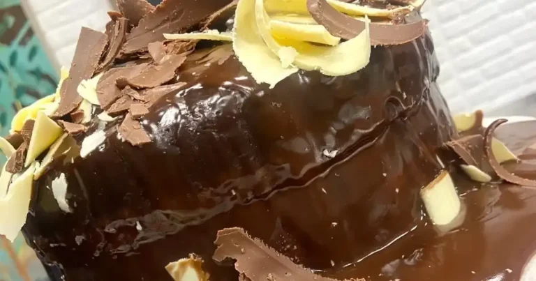 Foto da receita de Naked cake de chocolate com ganache