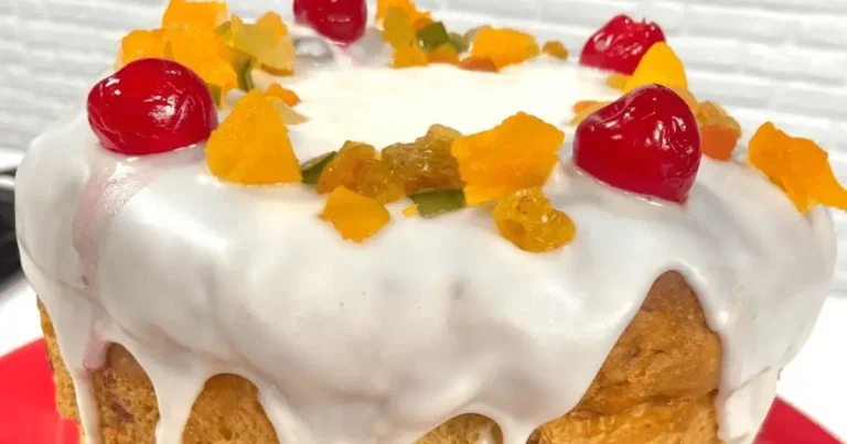 Foto da receita de Panetone com sorvete e calda de laranja