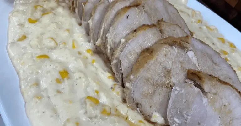 Foto da receita de Peito de peru com creme de milho