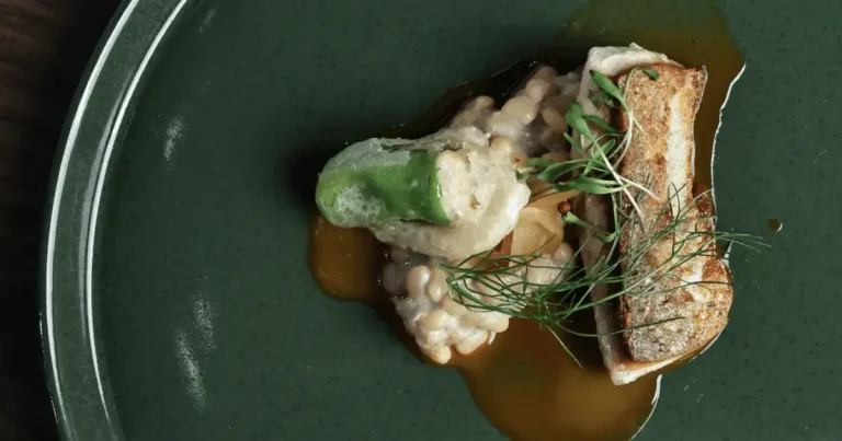 Foto da receita de Peixe ao molho de tucupi com feijão-manteiguinha e pimenta-de-cheiro recheada
