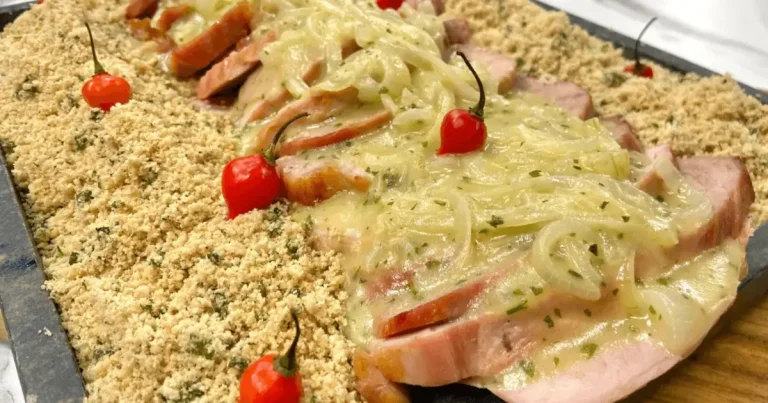 Foto da receita de Pernil ao molho de cebola e farofa