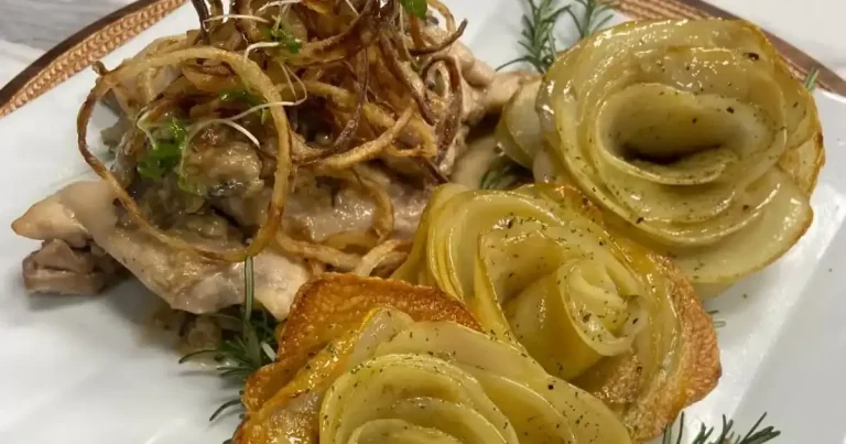 Foto da receita de Sobrecoxa ao molho de cogumelo com cebola crocante e batata