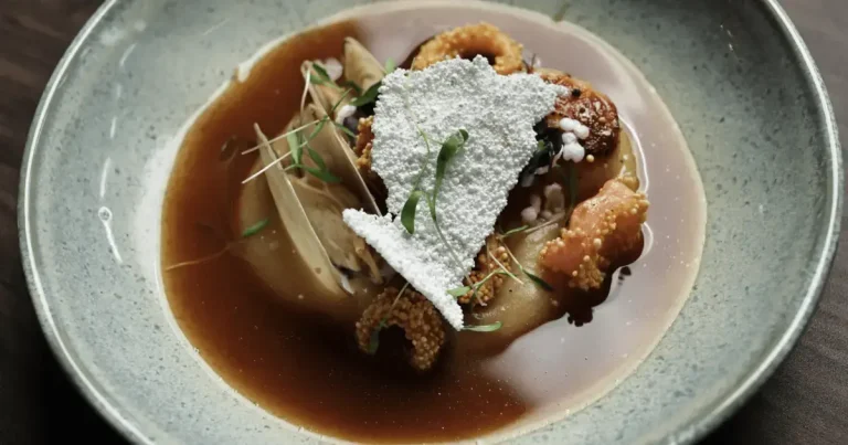 Foto da receita de Texturas de mandioca com camarões