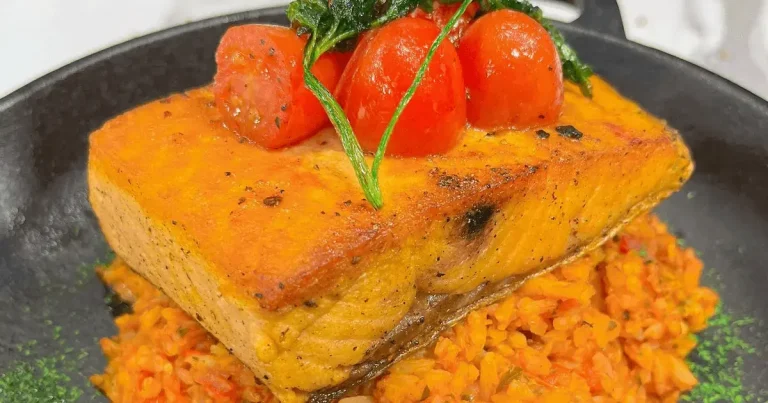 Foto da receita de Arroz cítrico com filé de salmão