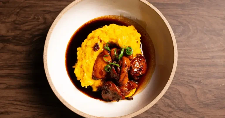 Foto da receita de Arroz cremoso de cenoura e laranja com frango caramelizado