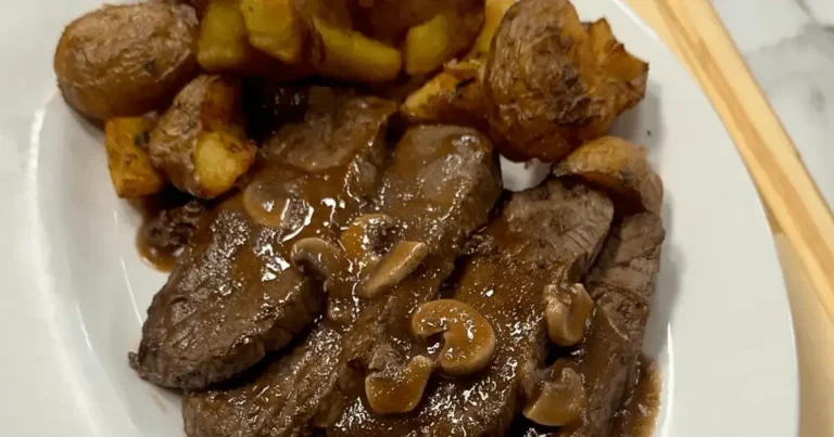 Foto da receita de Baby beef ao molho ferrugem com batata rústica