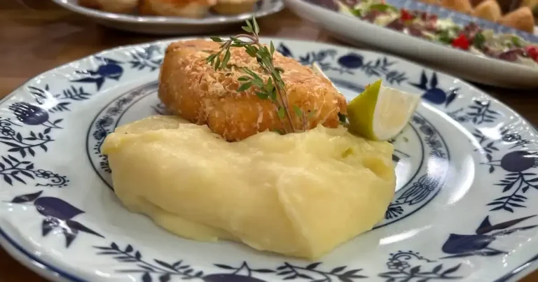 Foto da receita de Bacalhau crocante com purê cremoso