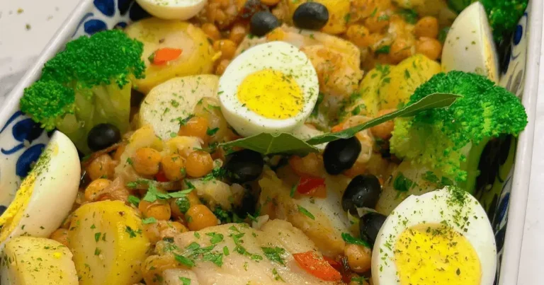 Foto da receita de Bacalhau em lascas com grão-de-bico