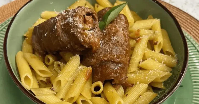 Foto da receita de Bife rolê ao molho de cerveja com penne ao alho e óleo