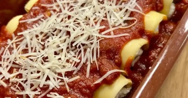 Foto da receita de Canelone recheado com quatro queijos ao molho de tomate