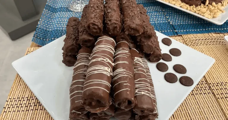 Foto da receita de Cannoli de pão com doce de leite