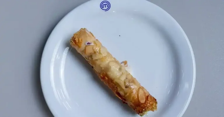 Foto da receita de Canoli de ricota com cranberry, figo, damasco e crocante de pistache