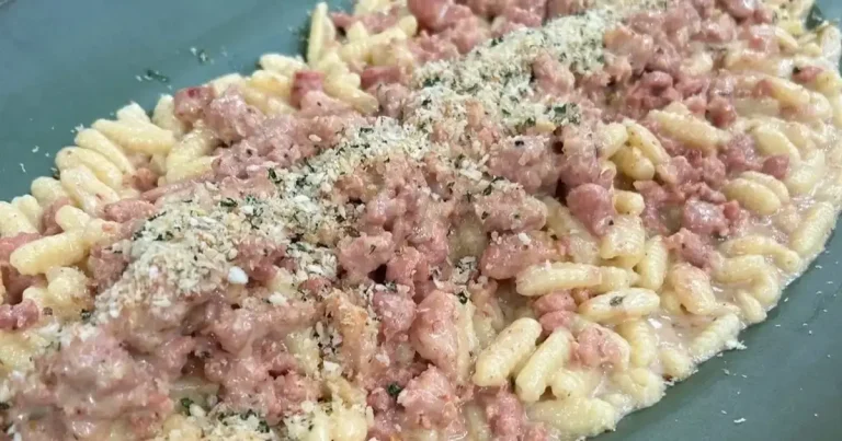 Foto da receita de Cavatelli com ragu bianco de linguiça