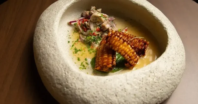 Foto da receita de Ceviche de pé de porco com ostras e leche de tigre