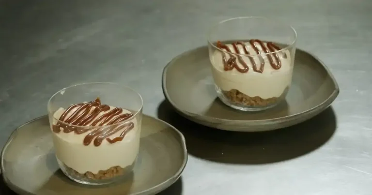 Foto da receita de Cheesecake de caramelo no copo