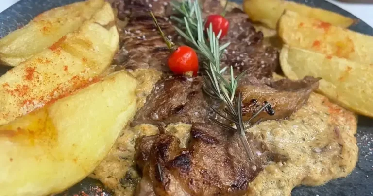 Foto da receita de Contrafilé ao molho ranch com batata rústica