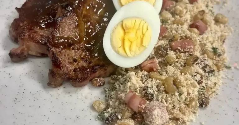 Foto da receita de Copa-lombo ao molho de cachaça e farofa de feijão
