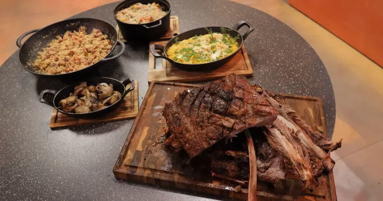 Foto da receita de Costelão campeiro e farofa de bacon com pimentões