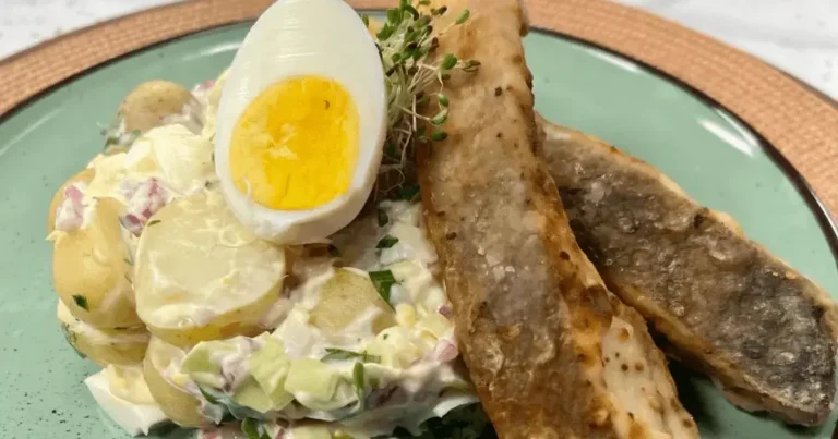 Foto da receita de Costelinha de tambaqui com salada de batata