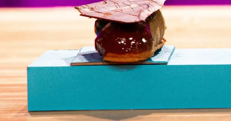 Foto da receita de Éclair de chocolate com geleia de grumixama