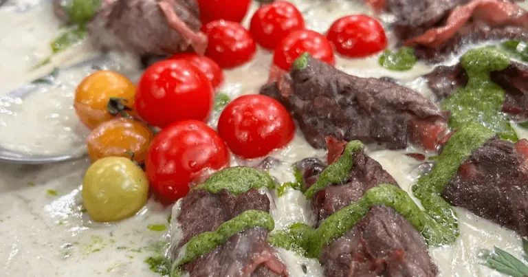 Foto da receita de Enroladinho de filé-mignon com molho verde
