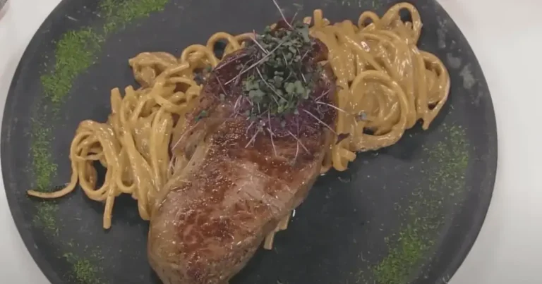 Foto da receita de Espaguete ao molho cremoso de cebola com bife ancho