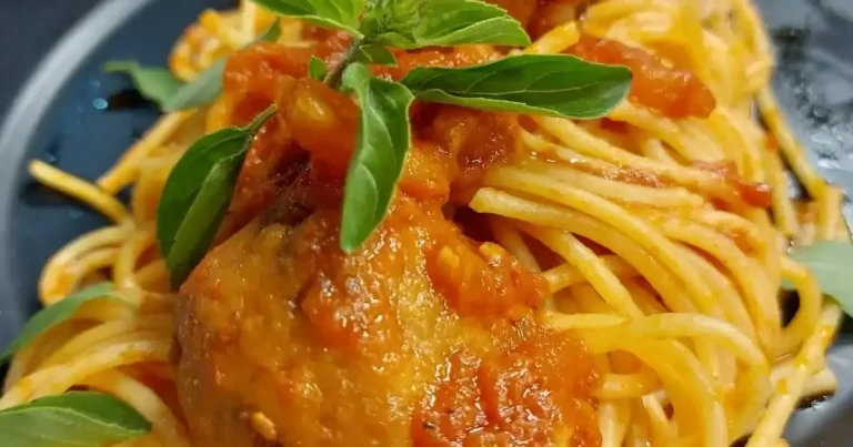 Foto da receita de Espaguete ao sugo com almôndegas de tilápia