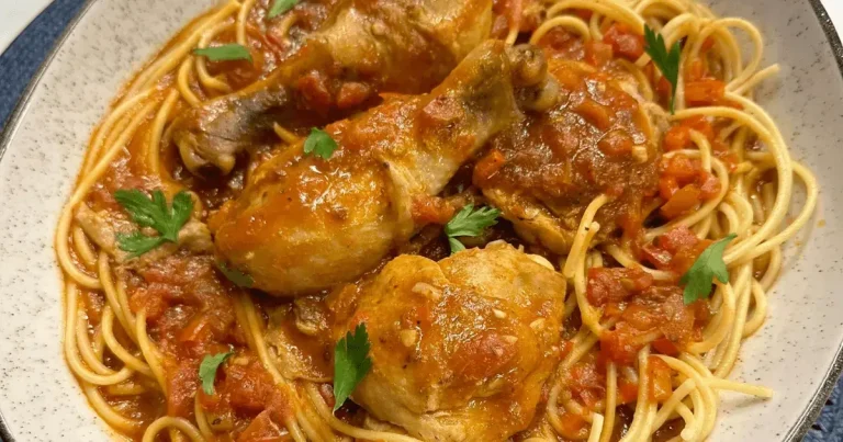 Foto da receita de Espaguete com guisado de frango
