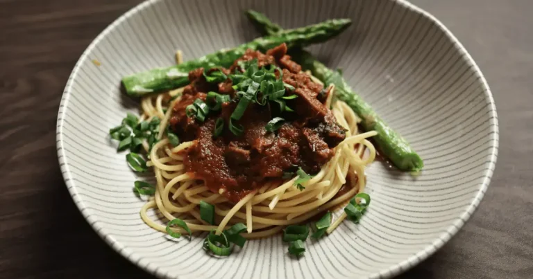 Foto da receita de Espaguete com ragu de língua bovina