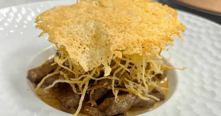 Foto da receita de Estrogonofe de carne com provolone