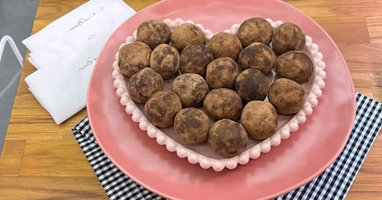 Foto da receita de Falsa trufa de amendoim com cacau
