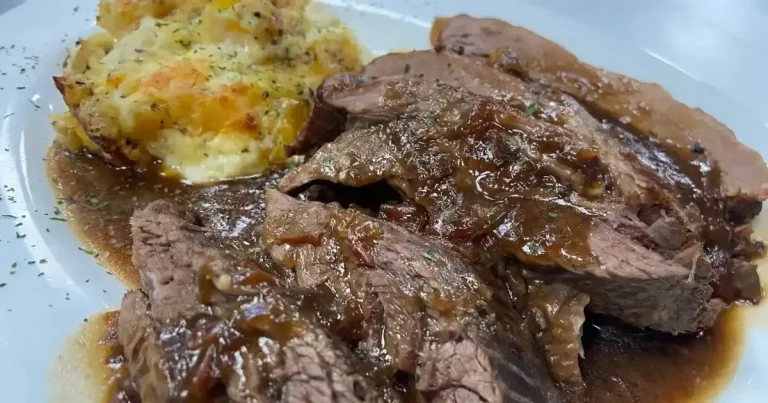 Foto da receita de Fraldinha ao molho de cerveja escura e mandioca gratinada