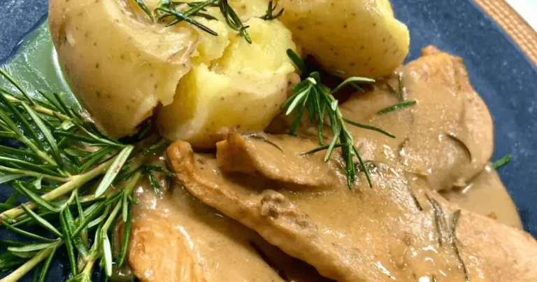 Foto da receita de Frango ao molho cremoso de limão e batatas ao murro