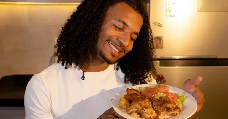 Foto da receita de Frango assado com batatas douradas