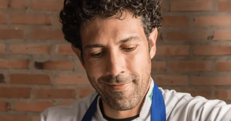 Foto da receita de Homus com couve-flor assada, tomate assado e azeite de ervas
