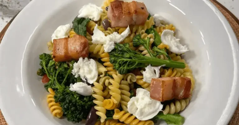 Foto da receita de Macarrão com brócolis e filé de panceta