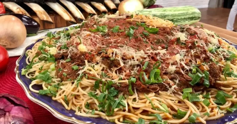 Foto da receita de Macarrão com lascas de costela