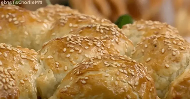 Massa folhada de queijo camembert com almôndega de carne