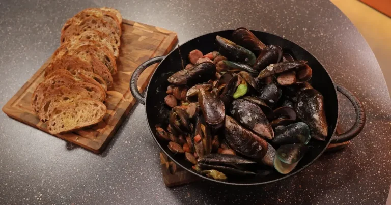 Foto da receita de Mexilhões de linguiça caipira